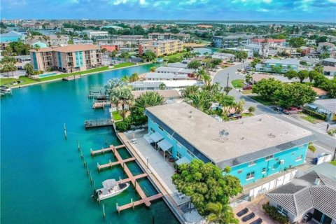 Condo in Treasure Island, Florida, 1 bedroom № 2206147 - photo 4