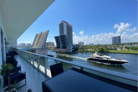 Apartamento en alquiler en Hollywood, Florida, 3 dormitorios, 104.24 m2 № 2268698 - foto 2