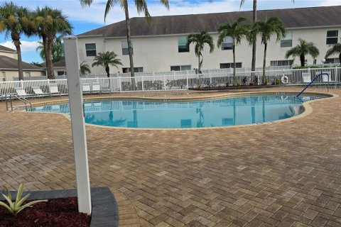 Adosado en alquiler en Fort Myers, Florida, 2 dormitorios, 134.43 m2 № 1884609 - foto 27