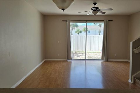 Adosado en alquiler en Fort Myers, Florida, 2 dormitorios, 134.43 m2 № 1884609 - foto 7