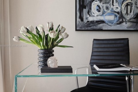 Condo in Miami Beach, Florida, 3 bedrooms  № 1988041 - photo 25