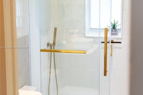 Снять в аренду кондоминиум в Майами, Флорида 2 спальни, 106.74м2, № 2080740 - фото 6