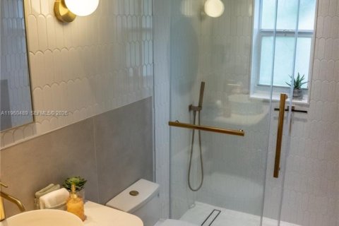 Снять в аренду кондоминиум в Майами, Флорида 2 спальни, 106.74м2, № 2080740 - фото 3
