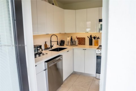 Снять в аренду кондоминиум в Майами, Флорида 2 спальни, 106.74м2, № 2080740 - фото 14