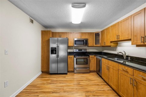 Condominio en venta en Tampa, Florida, 1 dormitorio, 79.52 m2 № 1742874 - foto 10
