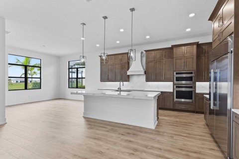 House in Port St. Lucie, Florida 3 bedrooms, 306.95 sq.m. № 2303688 - photo 4