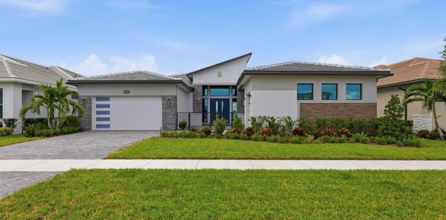 House in Port St. Lucie, Florida 3 bedrooms, 306.95 sq.m. № 2303688