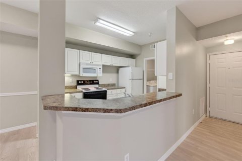 Copropriété à vendre à Orlando, Floride: 2 chambres, 99.68 m2 № 2389420 - photo 22