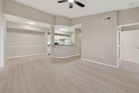 Copropriété à vendre à Orlando, Floride: 2 chambres, 99.68 m2 № 2389420 - photo 10