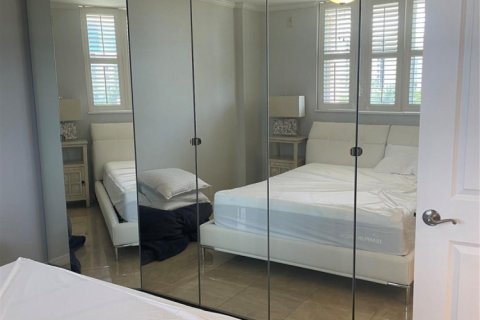 Condominio en alquiler en Fort Lauderdale, Florida, 1 dormitorio, 65.4 m2 № 1162894 - foto 1