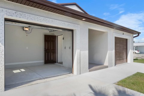 Villa ou maison à vendre à St. Lucie, Floride: 3 chambres, 162.86 m2 № 2082266 - photo 19