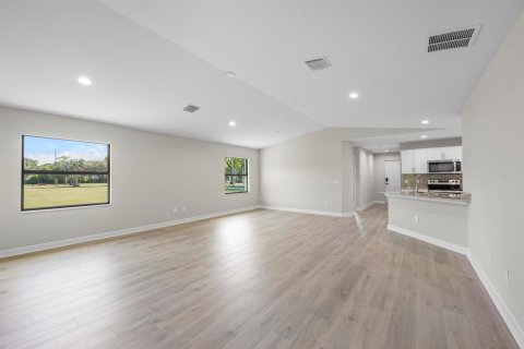 Villa ou maison à vendre à St. Lucie, Floride: 3 chambres, 162.86 m2 № 2082266 - photo 14