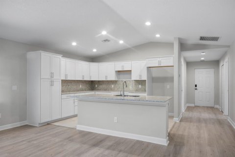 Villa ou maison à vendre à St. Lucie, Floride: 3 chambres, 162.86 m2 № 2082266 - photo 2