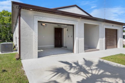 Villa ou maison à vendre à St. Lucie, Floride: 3 chambres, 162.86 m2 № 2082266 - photo 18
