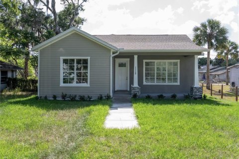 House in Sanford, Florida 3 bedrooms, 149.94 sq.m. № 2130921 - photo 3