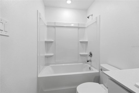Townhouse in Davenport, Florida 3 bedrooms, 128.02 sq.m. № 2280599 - photo 23