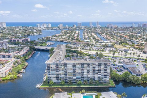 Condo in Pompano Beach, Florida, 2 bedrooms  № 1863272 - photo 18