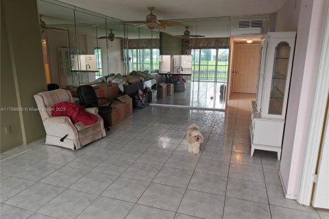 Condo in Pompano Beach, Florida, 2 bedrooms  № 1863272 - photo 7