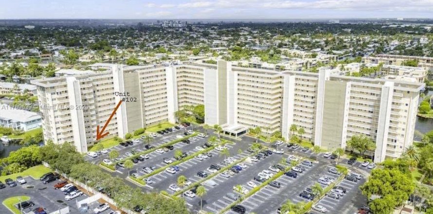 Condo in Pompano Beach, Florida, 2 bedrooms  № 1863272