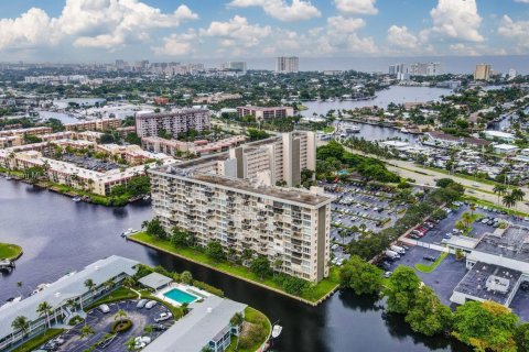 Condo in Pompano Beach, Florida, 2 bedrooms  № 1863272 - photo 19