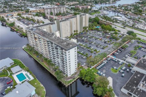 Condo in Pompano Beach, Florida, 2 bedrooms  № 1863272 - photo 17