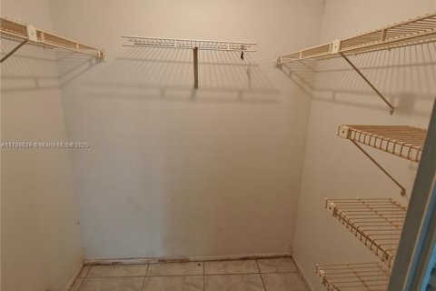 Condo in Pompano Beach, Florida, 2 bedrooms  № 1863272 - photo 12
