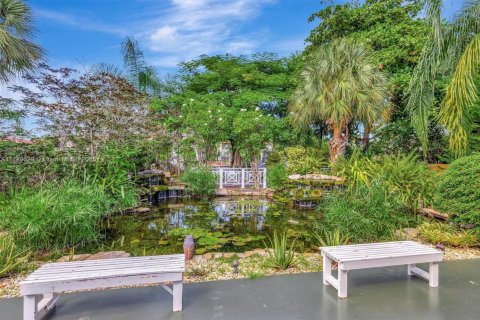 Condo in Pompano Beach, Florida, 2 bedrooms  № 1863272 - photo 25