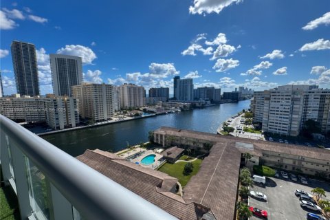 Купить кондоминиум в Халландейл-Бич, Флорида 2 спальни, 94.76м2, № 2018789 - фото 13