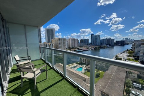 Купить кондоминиум в Халландейл-Бич, Флорида 2 спальни, 94.76м2, № 2018789 - фото 10