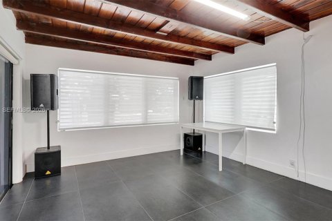 Casa en venta en Hollywood, Florida, 3 dormitorios № 1997071 - foto 17