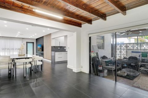 Casa en venta en Hollywood, Florida, 3 dormitorios № 1997071 - foto 16