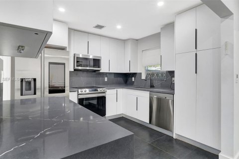 Casa en venta en Hollywood, Florida, 3 dormitorios № 1997071 - foto 9