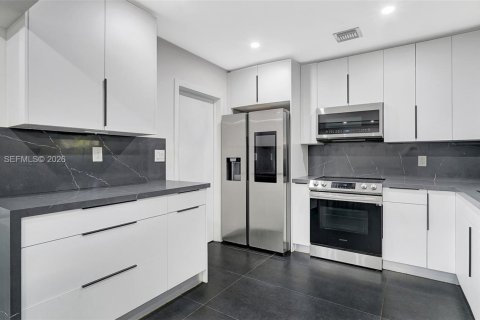 Casa en venta en Hollywood, Florida, 3 dormitorios № 1997071 - foto 7