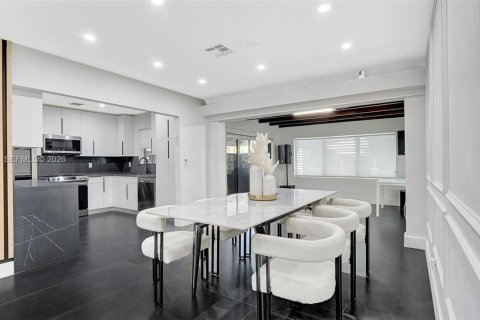Casa en venta en Hollywood, Florida, 3 dormitorios № 1997071 - foto 11