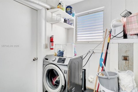 Casa en venta en Hollywood, Florida, 3 dormitorios № 1997071 - foto 30