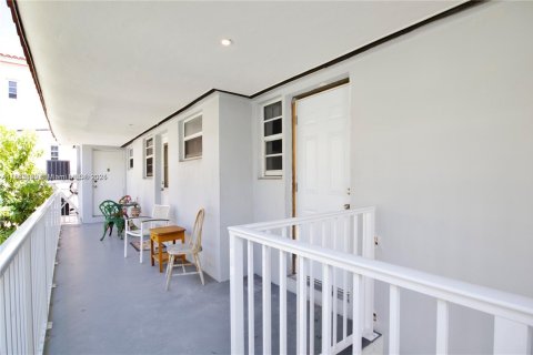 Copropriété à louer à Miami Beach, Floride: 37.16 m2 № 1889827 - photo 4