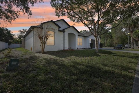 House in Davenport, Florida 4 bedrooms, 234.02 sq.m. № 1525422 - photo 1