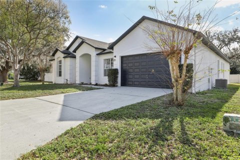 House in Davenport, Florida 4 bedrooms, 234.02 sq.m. № 1525422 - photo 5