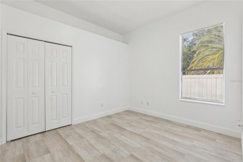House in Davenport, Florida 4 bedrooms, 234.02 sq.m. № 1525422 - photo 29