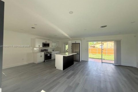 Villa ou maison à louer à North Miami Beach, Floride: 2 chambres, 111.3 m2 № 2000290 - photo 5