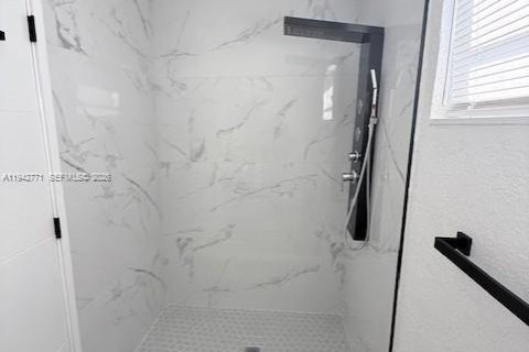 Villa ou maison à louer à North Miami Beach, Floride: 2 chambres, 111.3 m2 № 2000290 - photo 11
