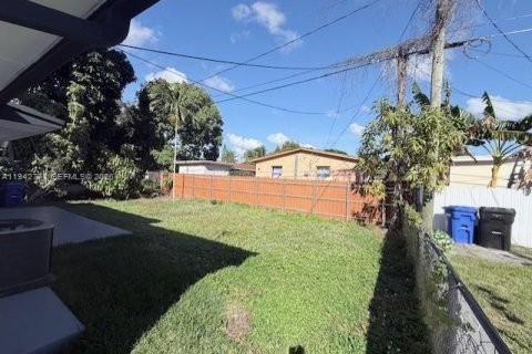 Villa ou maison à louer à North Miami Beach, Floride: 2 chambres, 111.3 m2 № 2000290 - photo 18