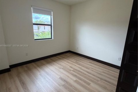 Townhouse in Miami Lakes, Florida 3 bedrooms, 190.45 sq.m. № 2058599 - photo 17