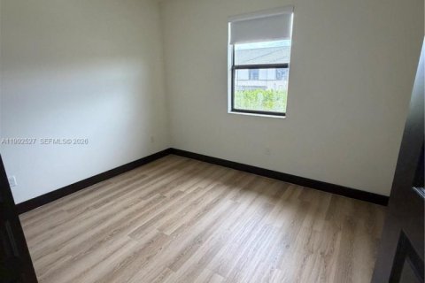 Townhouse in Miami Lakes, Florida 3 bedrooms, 190.45 sq.m. № 2058599 - photo 18