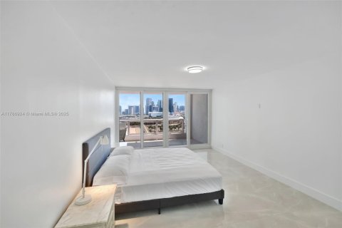 Copropriété à louer à Miami, Floride: 3 chambres, 169.73 m2 № 1937657 - photo 20