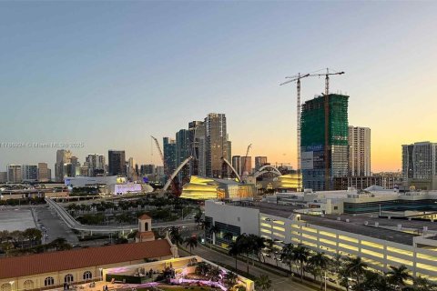 Copropriété à louer à Miami, Floride: 3 chambres, 169.73 m2 № 1937657 - photo 3