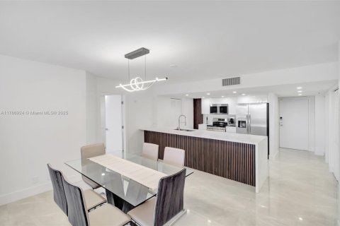 Copropriété à louer à Miami, Floride: 3 chambres, 169.73 m2 № 1937657 - photo 14