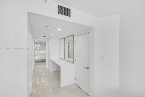 Copropriété à louer à Miami, Floride: 3 chambres, 169.73 m2 № 1937657 - photo 22