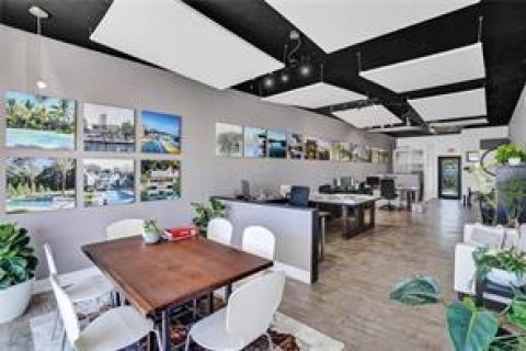Commercial property in Fort Lauderdale, Florida № 2188487 - photo 3
