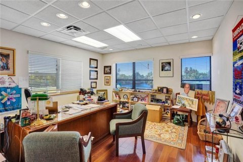Commercial property in Fort Lauderdale, Florida № 2188487 - photo 5